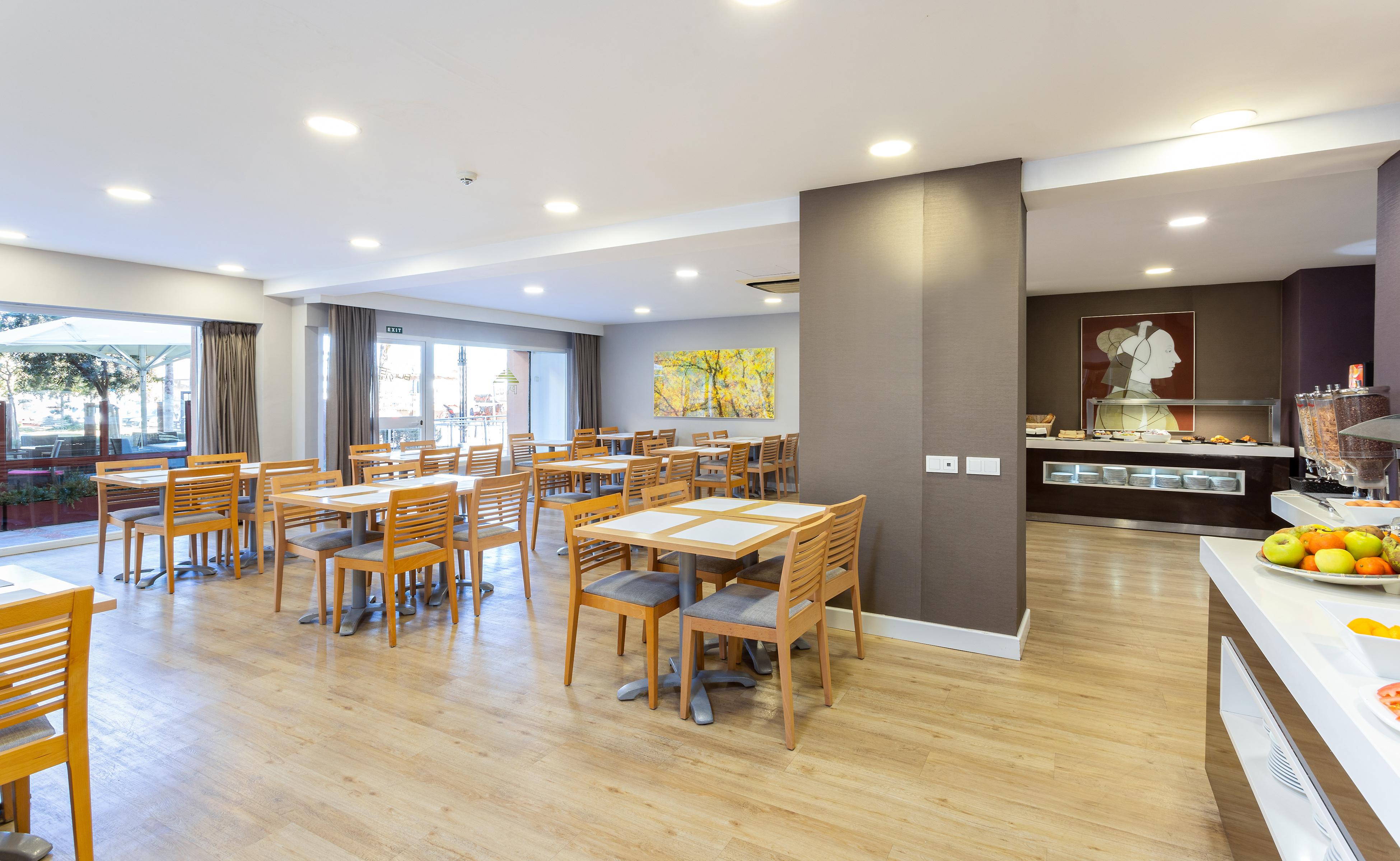 Hotel Apartamentos Pyr Фуенхірола Екстер'єр фото