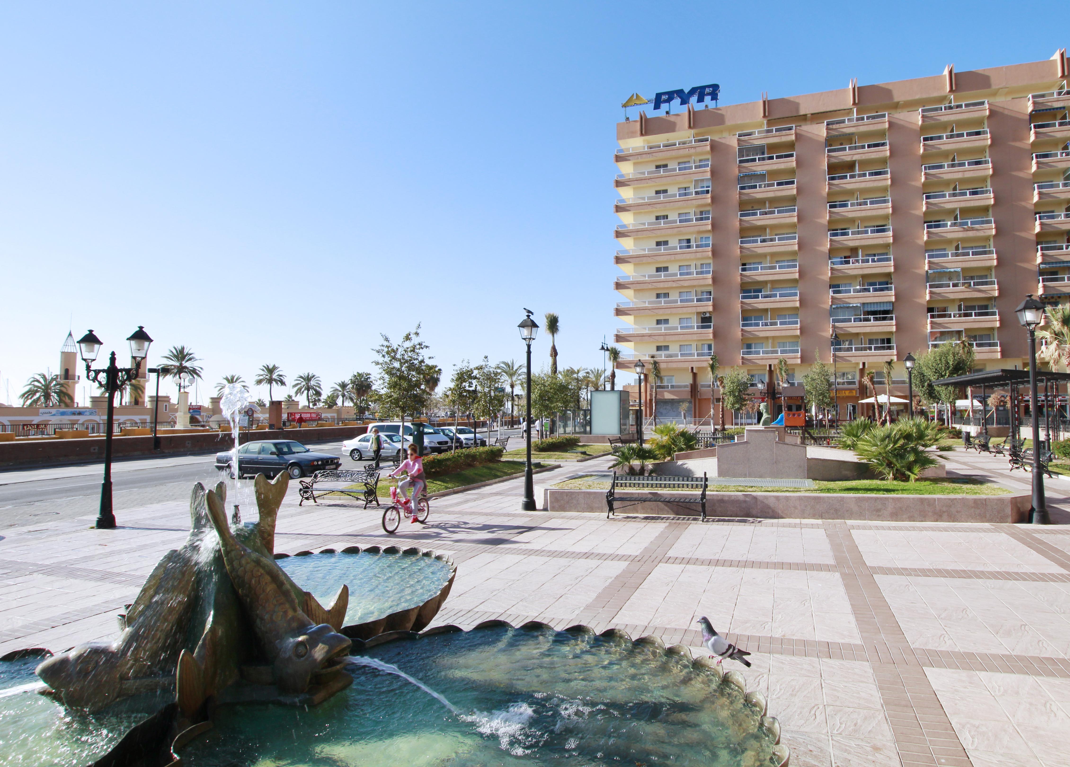 Hotel Apartamentos Pyr Фуенхірола Екстер'єр фото