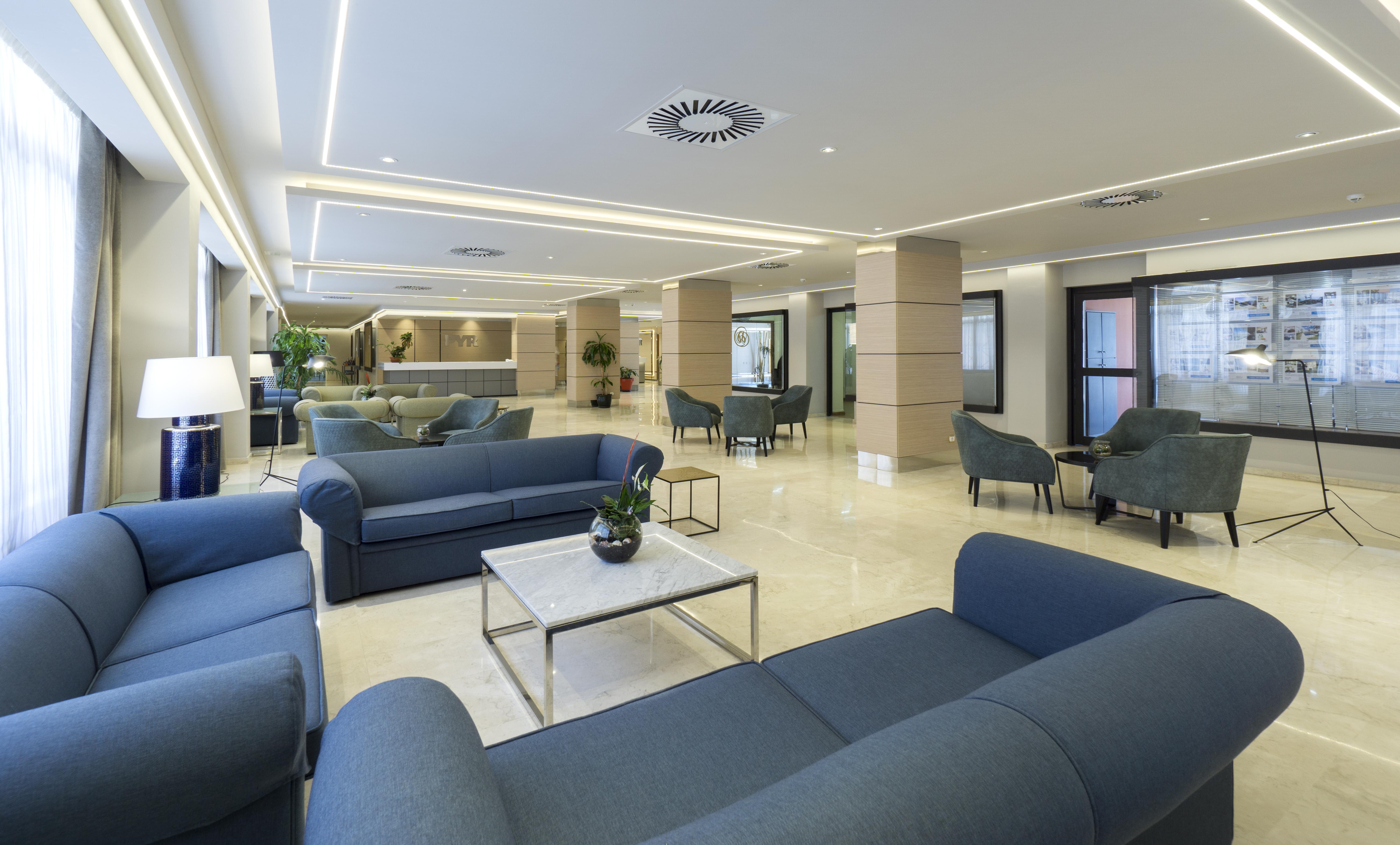 Hotel Apartamentos Pyr Фуенхірола Екстер'єр фото
