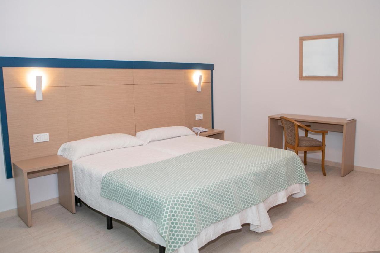 Hotel Apartamentos Pyr Фуенхірола Екстер'єр фото