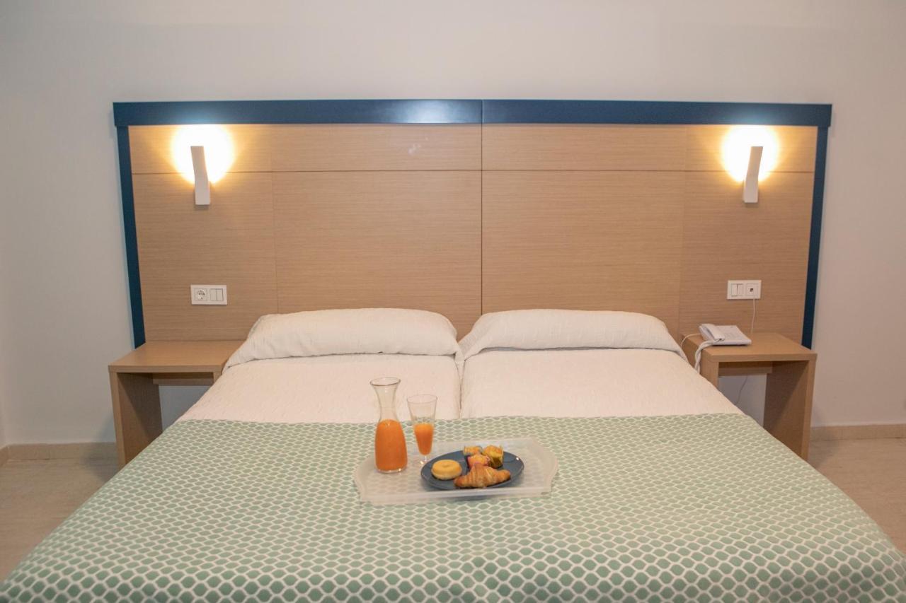 Hotel Apartamentos Pyr Фуенхірола Екстер'єр фото