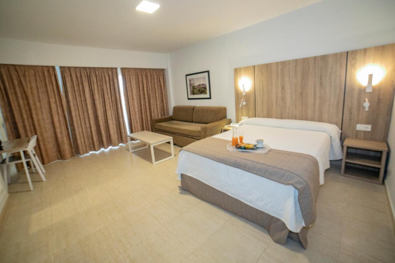 Hotel Apartamentos Pyr Фуенхірола Екстер'єр фото