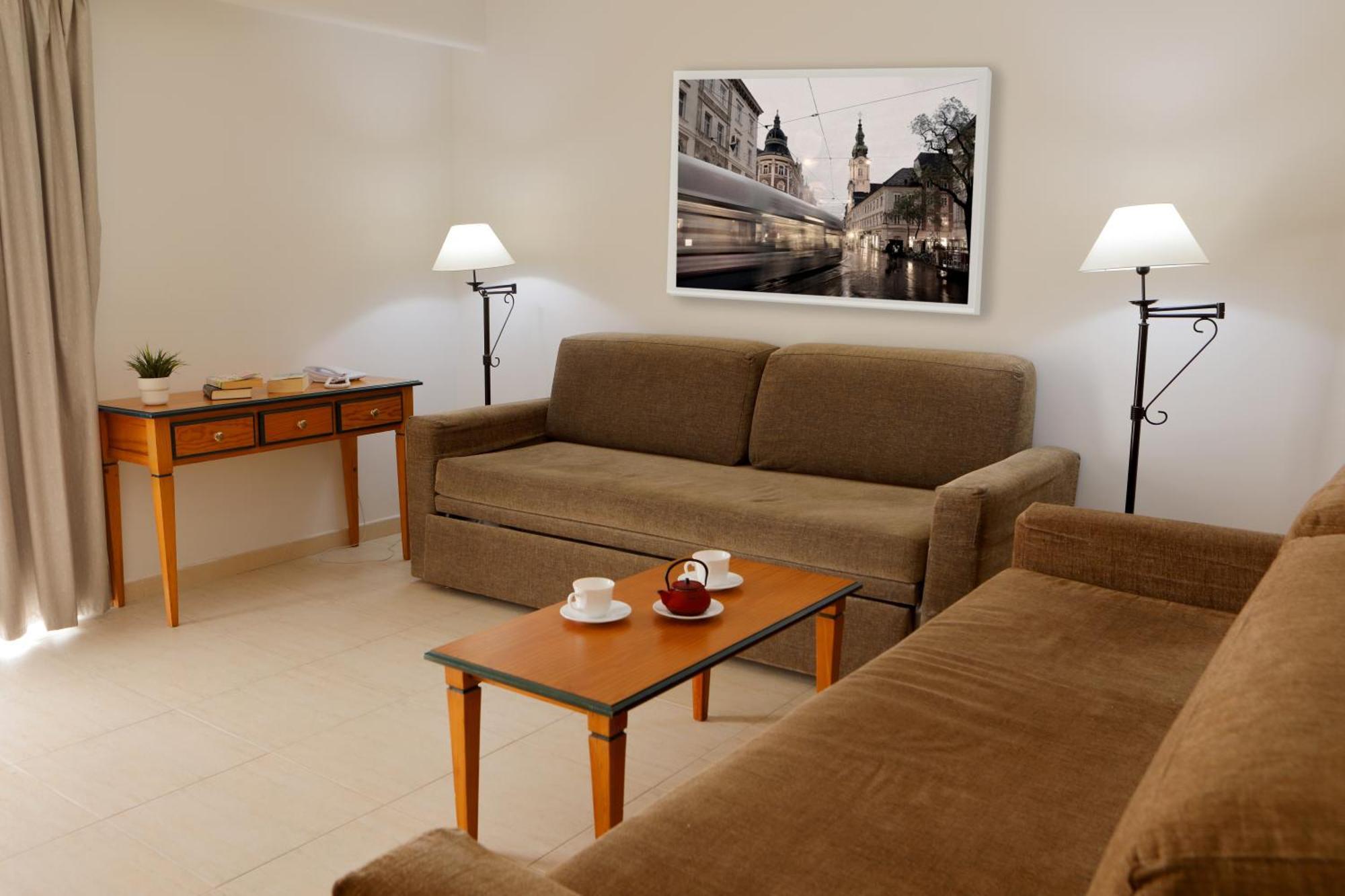 Hotel Apartamentos Pyr Фуенхірола Екстер'єр фото