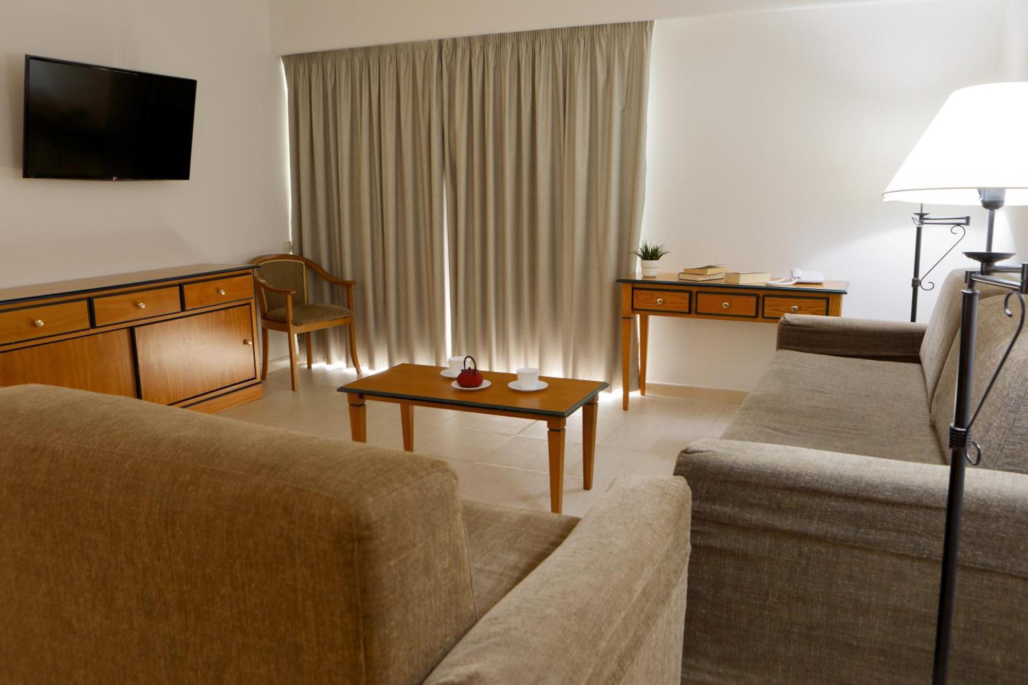 Hotel Apartamentos Pyr Фуенхірола Екстер'єр фото