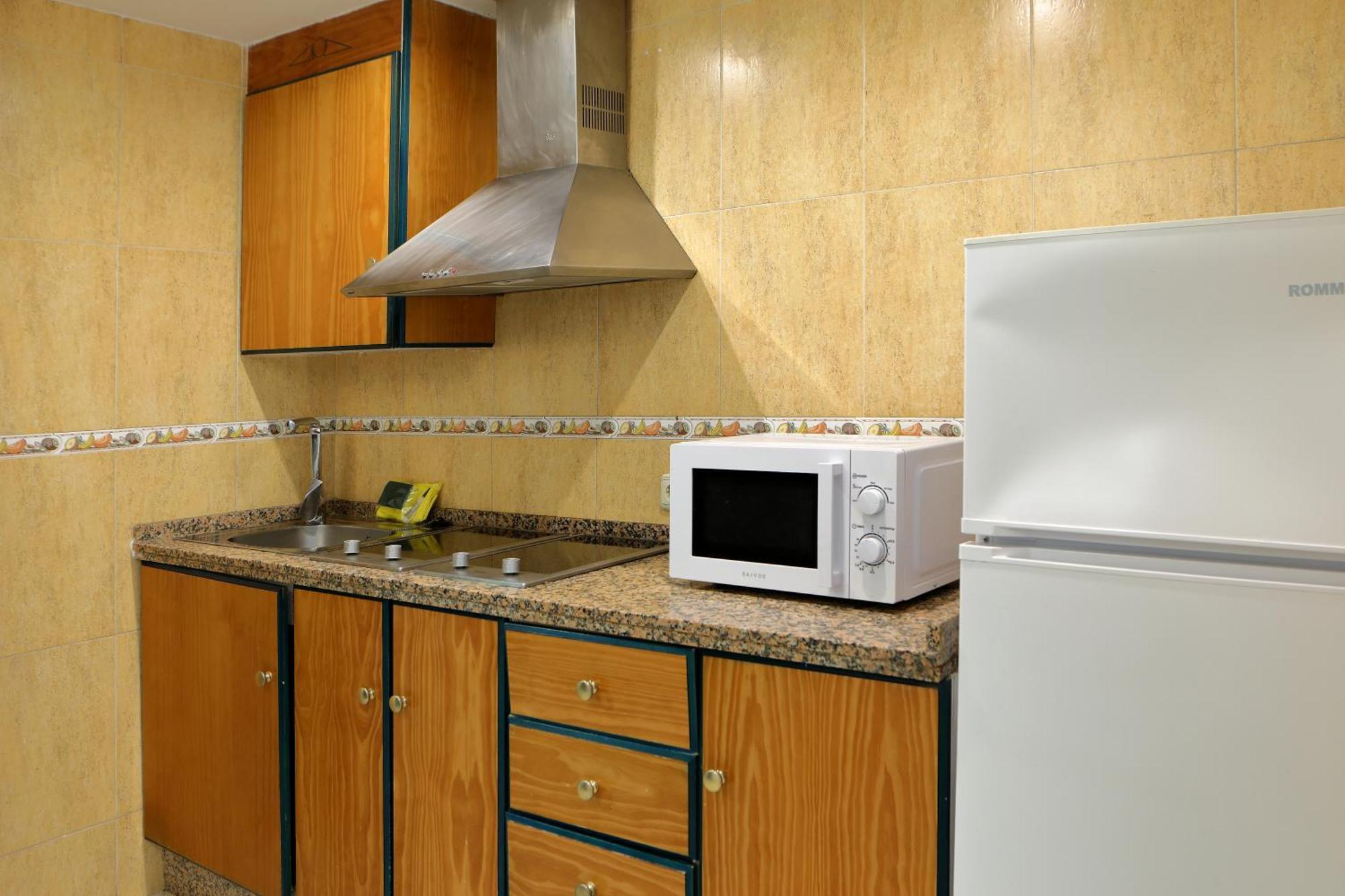 Hotel Apartamentos Pyr Фуенхірола Екстер'єр фото