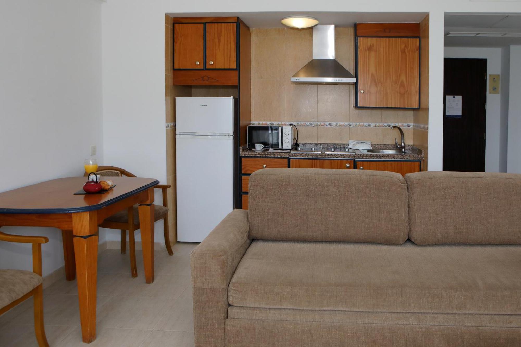 Hotel Apartamentos Pyr Фуенхірола Екстер'єр фото
