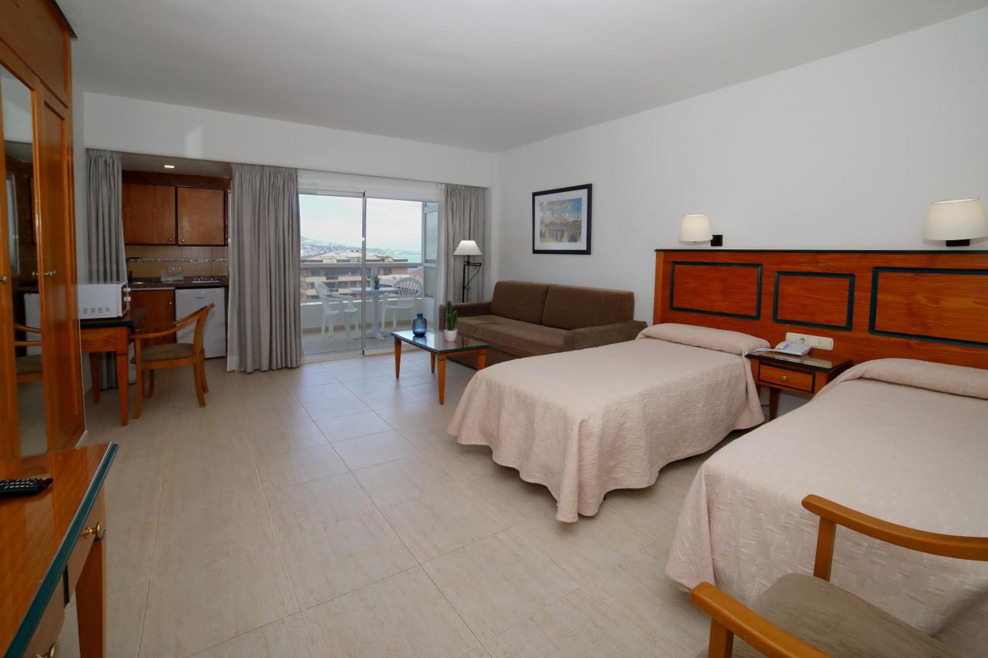 Hotel Apartamentos Pyr Фуенхірола Екстер'єр фото